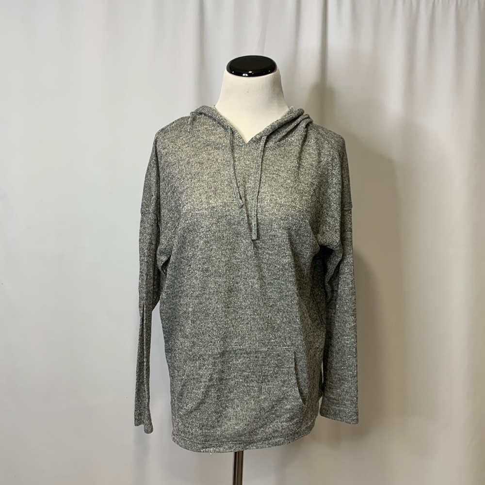 🌻2/$10 Bass Long Sleeve Light Weight Sparkly Pullover Hoodie